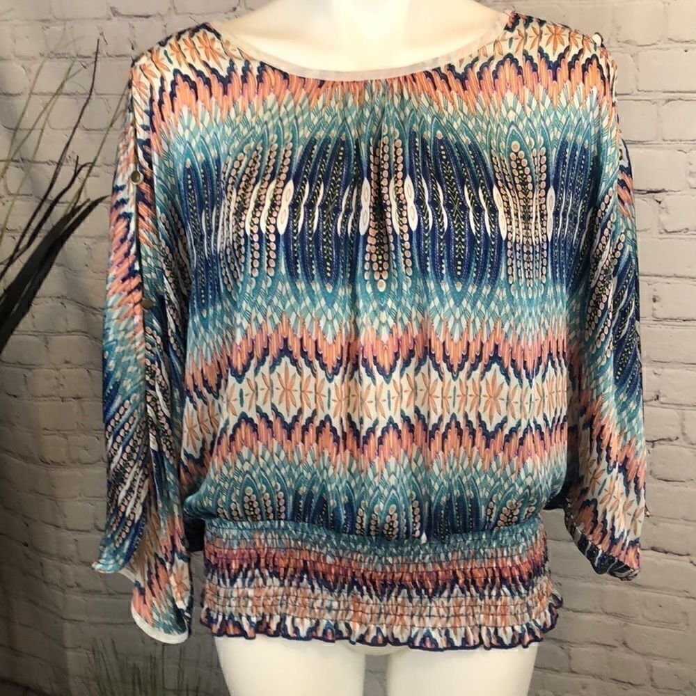 Halo multiprint cold shoulder top